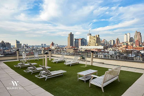 Sold by Warburg | media 12