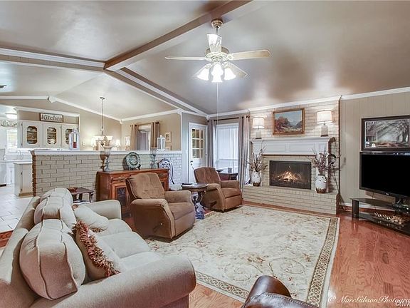 4th image of 213 Paula Cir