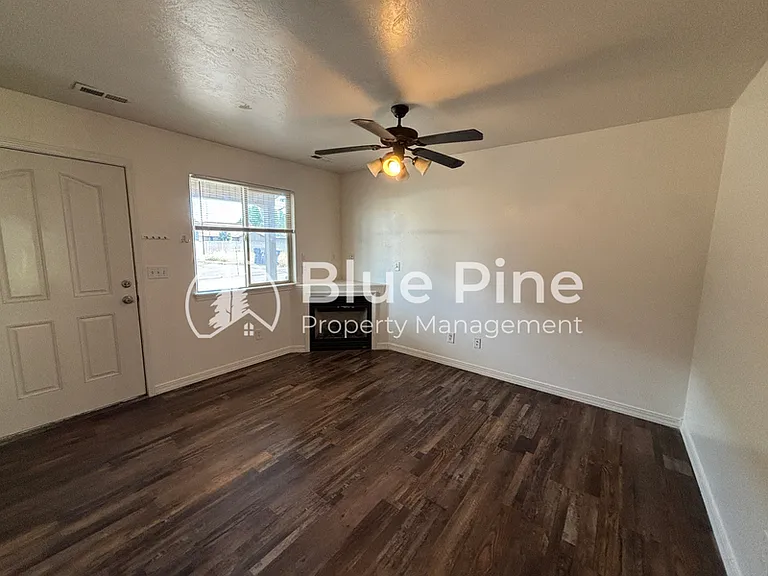 1512 N Stevens Dr #C — Photo 4