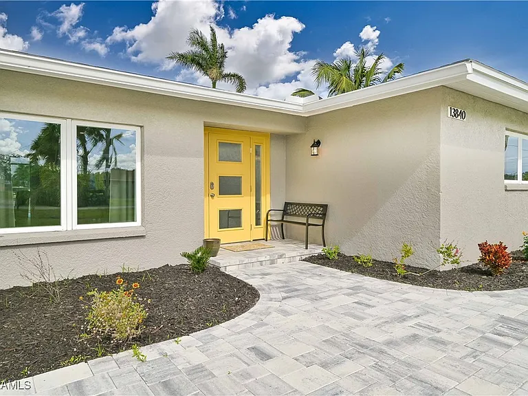13840 Sleepy Hollow Ln — Photo 2