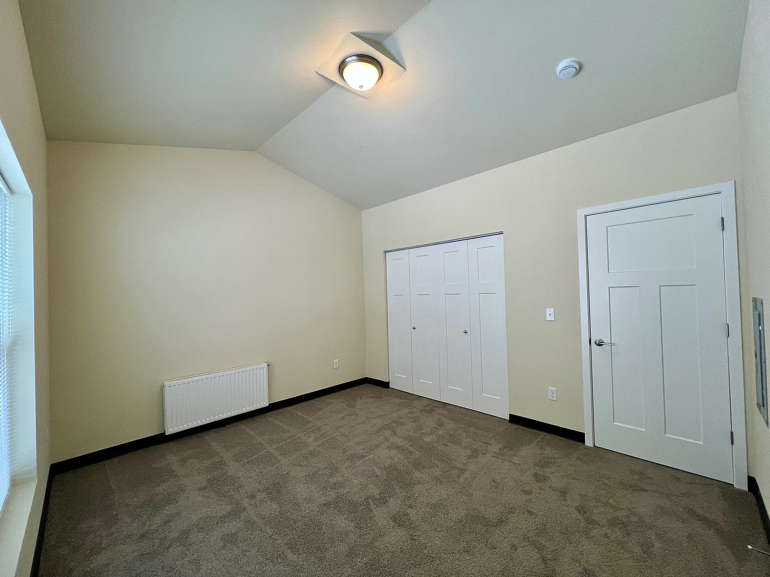 3 bed, $1,800 — Photo 4