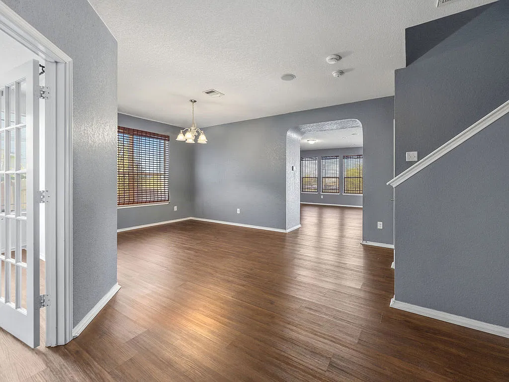 3 bed, 2.5 bath, 2582 sqft, $1,850 — Photo 4