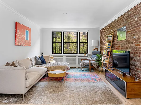 250 W 15th St APT 3C, New York, NY 10011