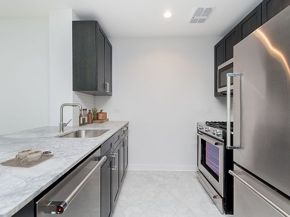4th image of 21 W End Ave APT 2811
