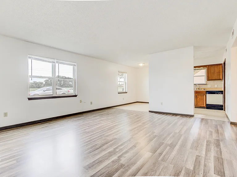 406 W Southampton Dr #A — Photo 3