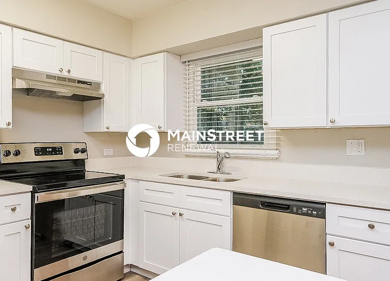 2447 Whitman St — Photo 9