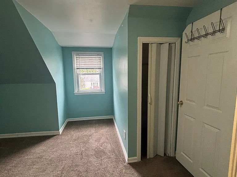 Maple Dr — Photo 3
