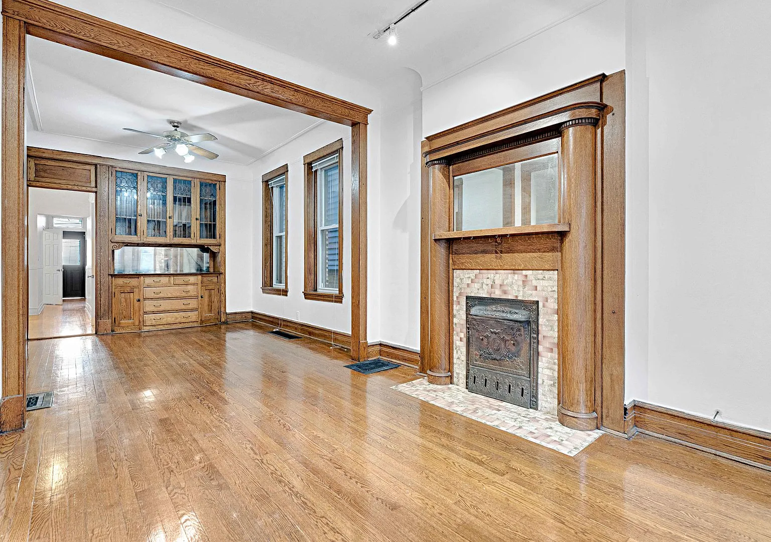 4 bed, 1100 sqft, $4,500 — Photo 3
