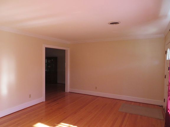 3rd image of 3814 Falstone Rd N