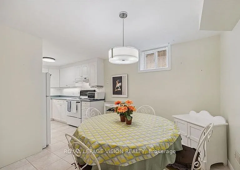 123 Ravenscroft Rd — Photo 3