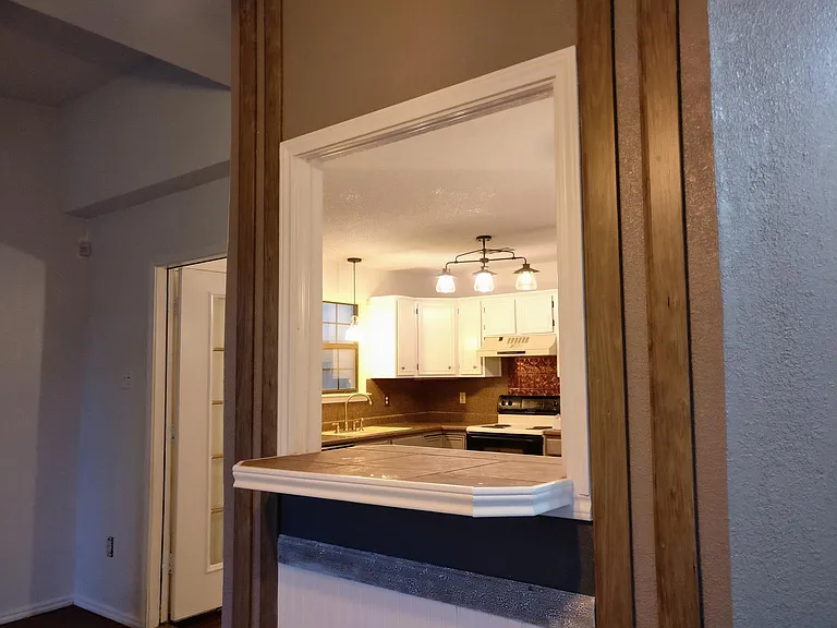 304 Texas St — Photo 2