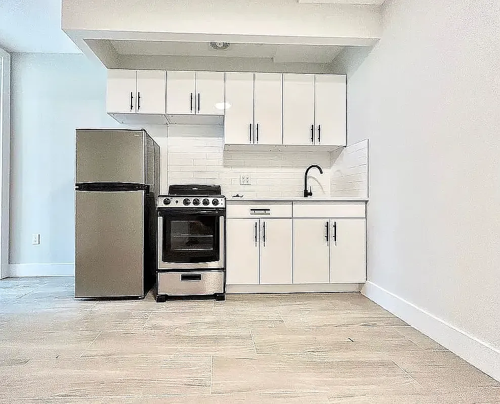 222 East 53rd Street — Photo 4