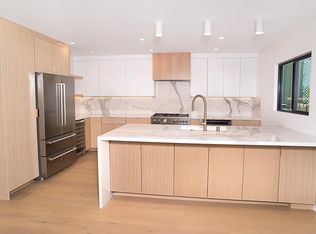 3766 Grand View Blvd, Los Angeles, CA 90066