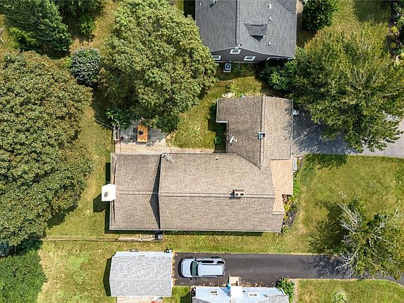 3rd image of 304 Garford Rd