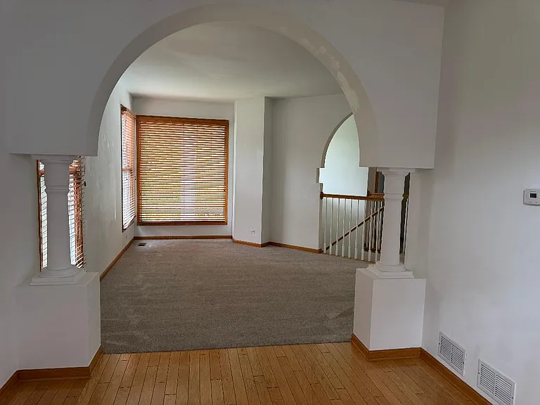 1004 N Columbia St — Photo 9
