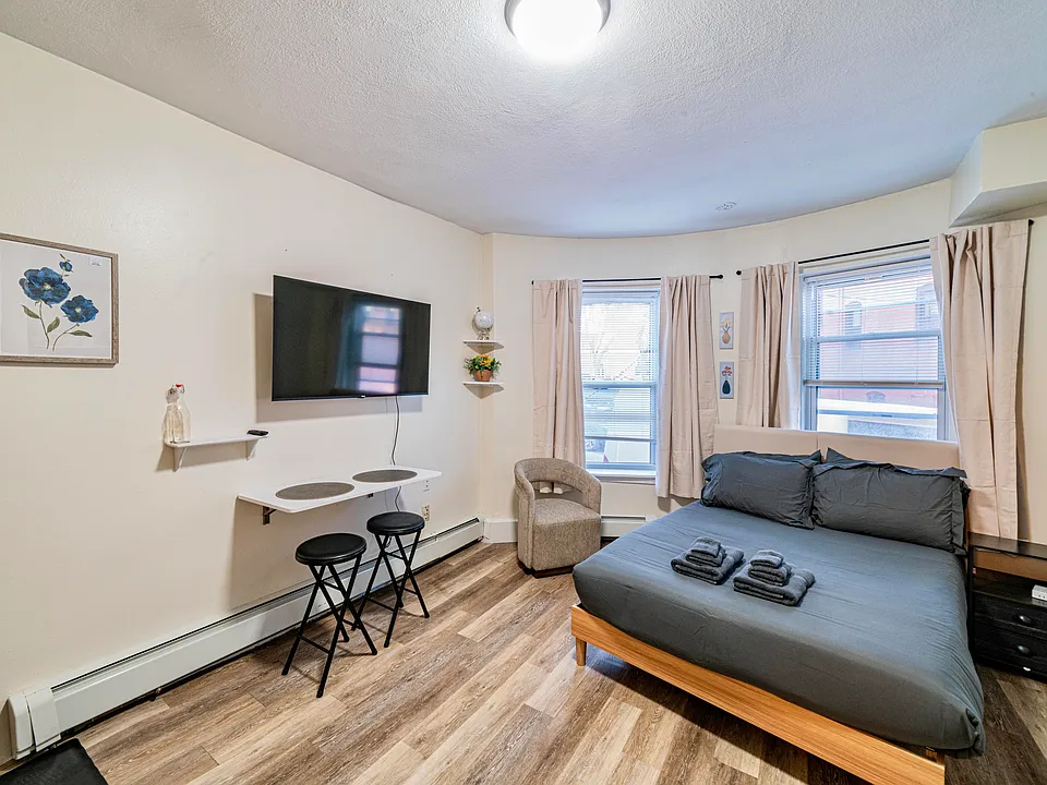 10 Wait St #101