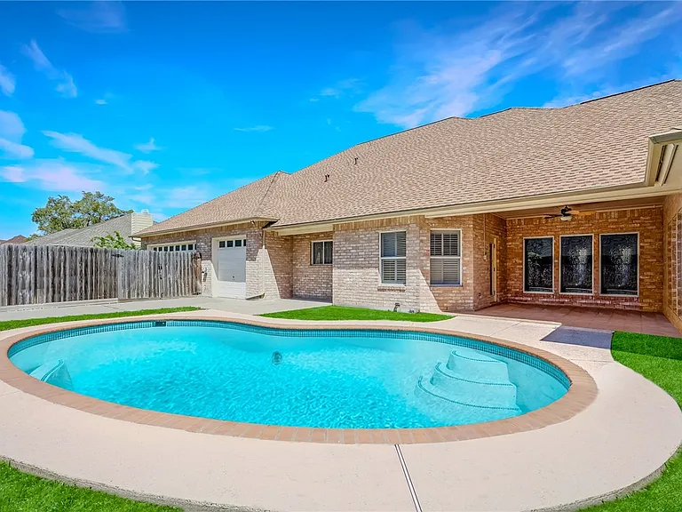 5917 Harvest Hill Rd — Photo 4
