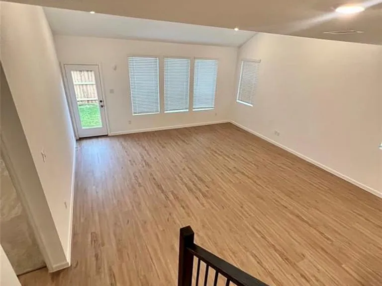 27007 Aurora Garden Ln — Photo 13