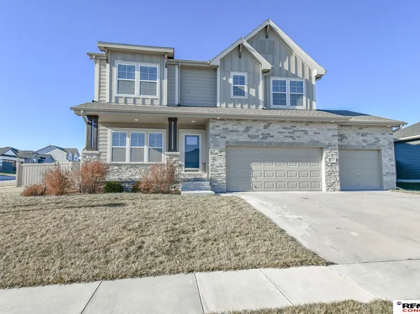 8759 S 80th St, Lincoln, NE 68516