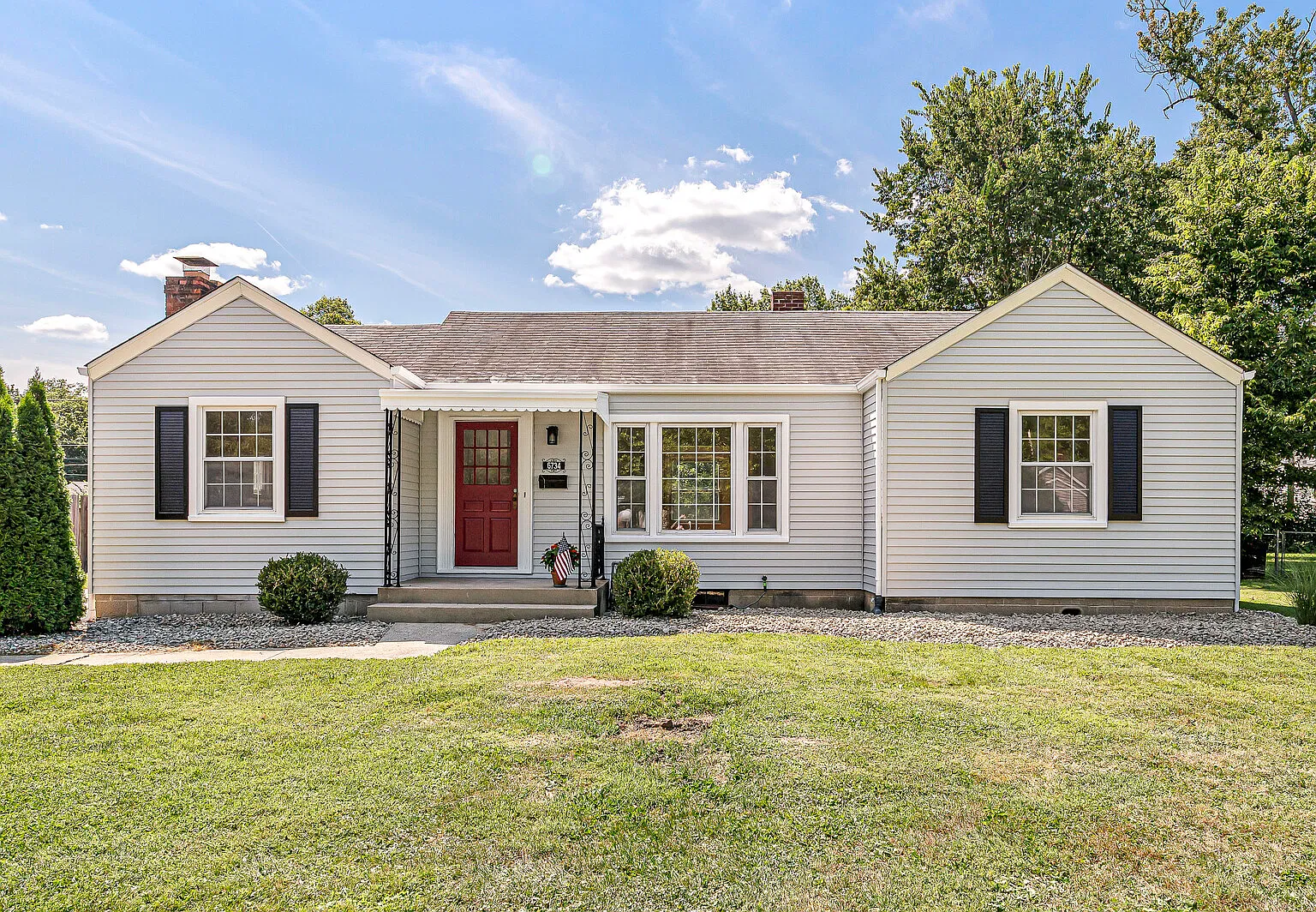 3 bed, 1630 sqft, $1,850 — Photo 1