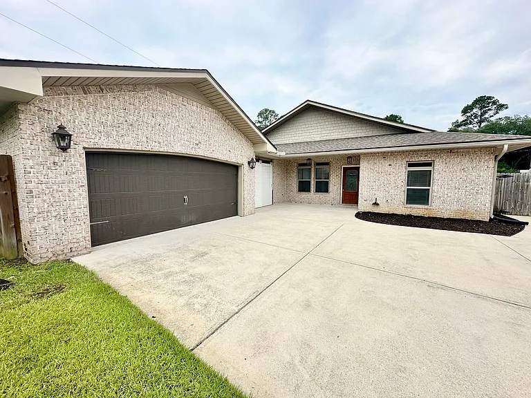 1180 French Quarter Way — Photo 1