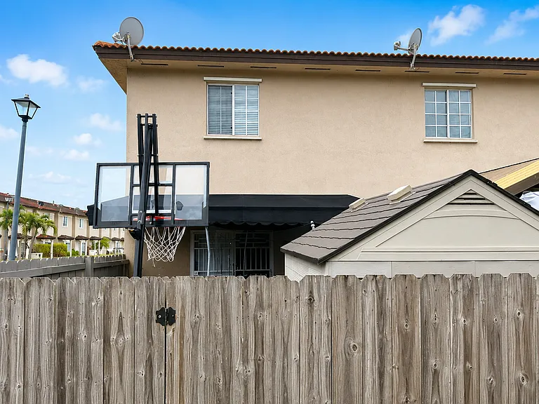16951 SW 137th Ct — Photo 33
