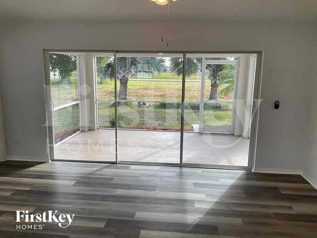 3 bed, 2.0 bath, 1272 sqft, $1,890 — Photo 2
