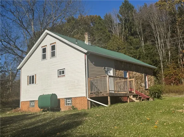 2505 Parkwood Rd, Shelocta, PA 15774