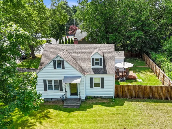 26 Thompson St, East Longmeadow, MA 01028