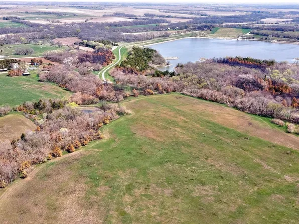 9711 Wendelin Dr, Crete, NE 68333