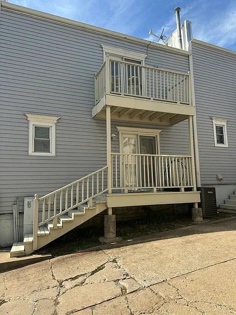 768 W 13th St #B12