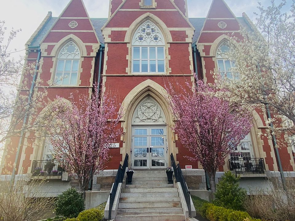 225 Dorchester Building Main Entrance