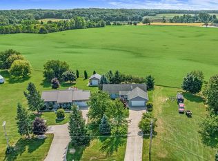 14445 Kildare Ln, Cement City, MI