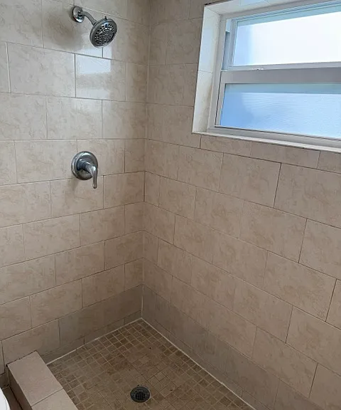 NW 38th Dr — Photo 22