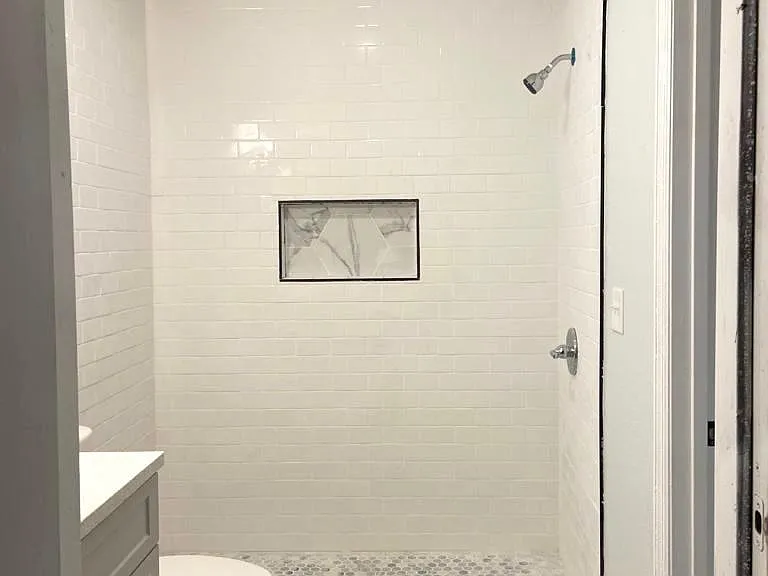 Ensuite Bathroom 2