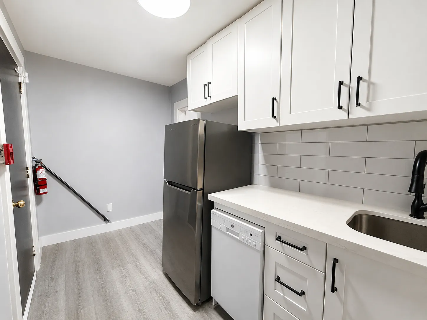 Unit 3 - 831 Main st — Photo 2