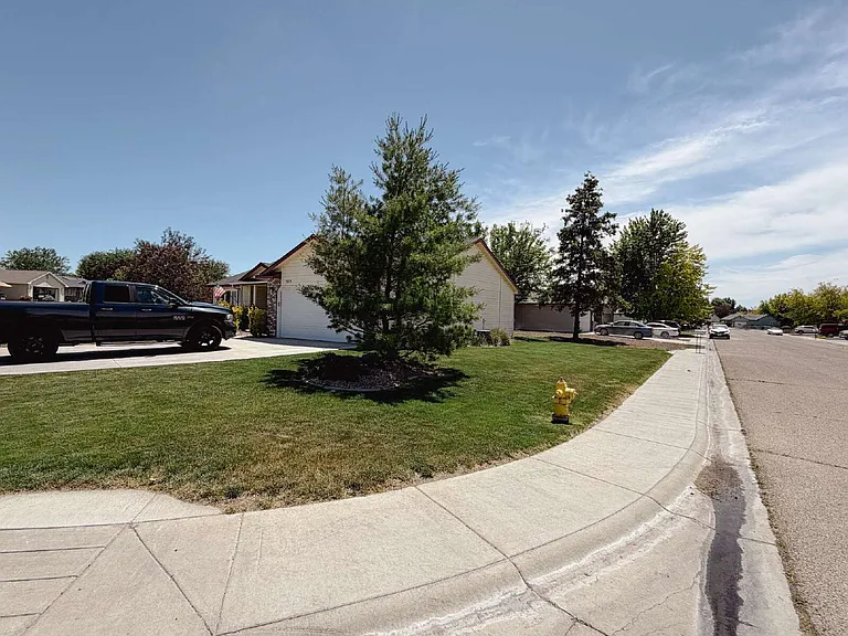 505 Lost Basin Ct — Photo 4