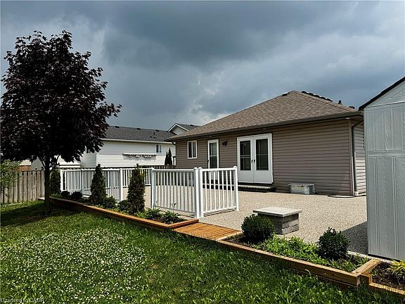 5th image of 29 Mapleview Dr