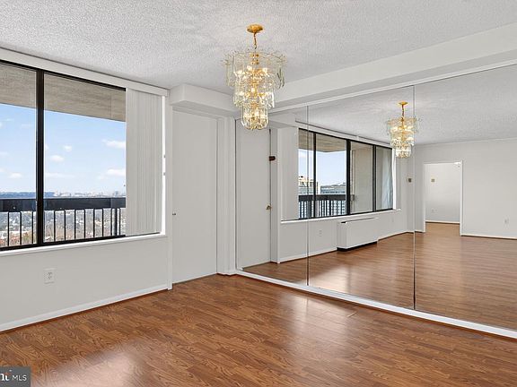 5th image of 3701 S George Mason Dr Unit 2407N