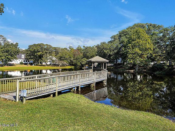 5th image of 2636 Waterscape Drive SW