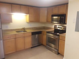 870 Haverhill St APT 12B, Rowley, MA 01969