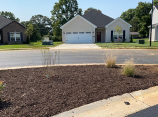 1029 County House Ln, Bowling Green, KY 42101