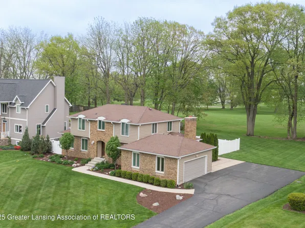 6108 Skyline Dr, East Lansing, MI 48823