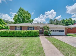 1610 Hill Ln, Waxahachie, TX 75165