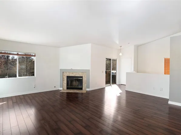 25126 Steinbeck Ave Unit H, Newhall, CA 91381