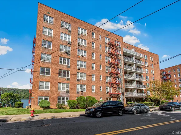 679 Warburton Avenue #2R, Yonkers, NY 10701