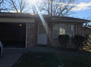 2722 W Millbrook Ct, Peoria, IL 61615