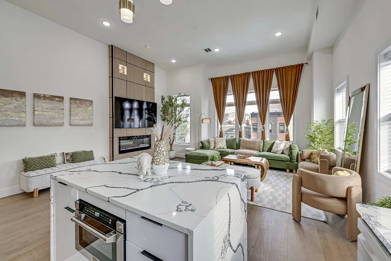 3 bed, 3.0 bath, 1194 sqft, $14,775 — Photo 2