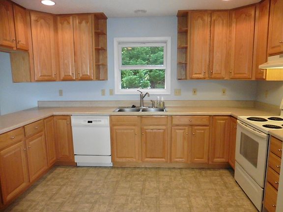 Spacious Kitchen!