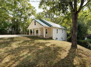 207 Crestview Dr, Charleston, WV 25302